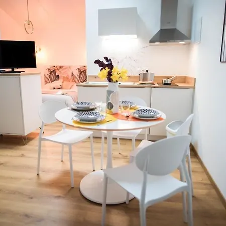 Prázdninový dům L'Atelier Dollonnais Climatise - Piscine Interieure & Gite 12 Pers Dollon