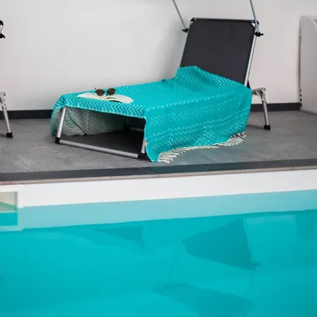 L'Atelier Dollonnais Climatise - Piscine Interieure & Gite 12 Pers *