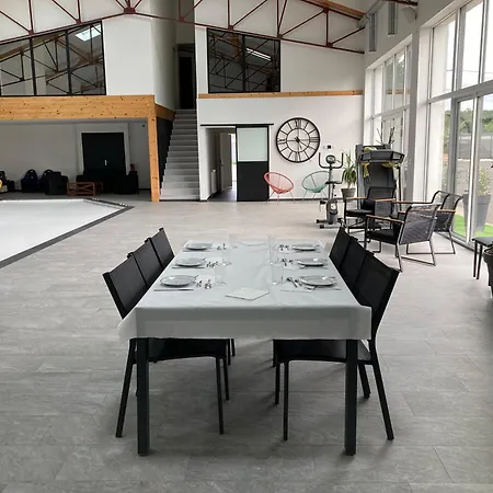 L'Atelier Dollonnais Climatise - Piscine Interieure & Gite 12 Pers Prázdninový dům Dollon